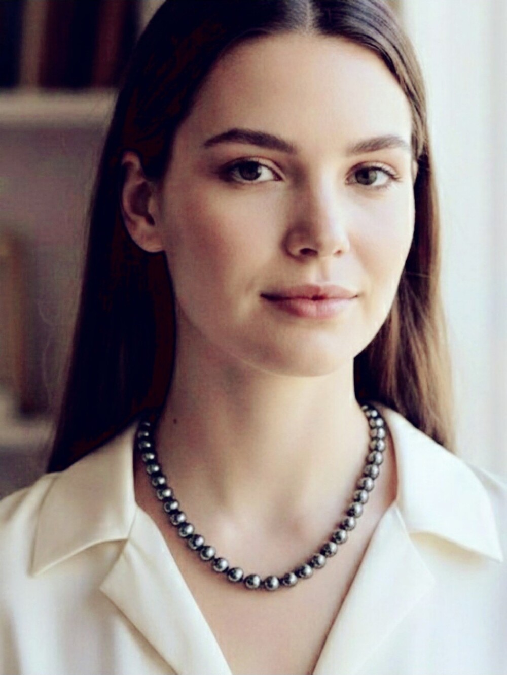 Vintage Round Metallic Dark Gray Pearl Beaded Necklace